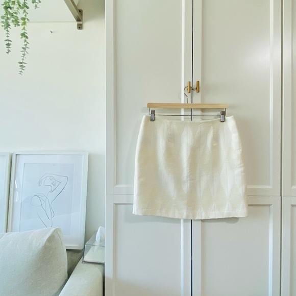 *SOLD*🎁 FREE ADD ON High Waisted Off White Cream Mini Skirt - Picture 1 of 5
